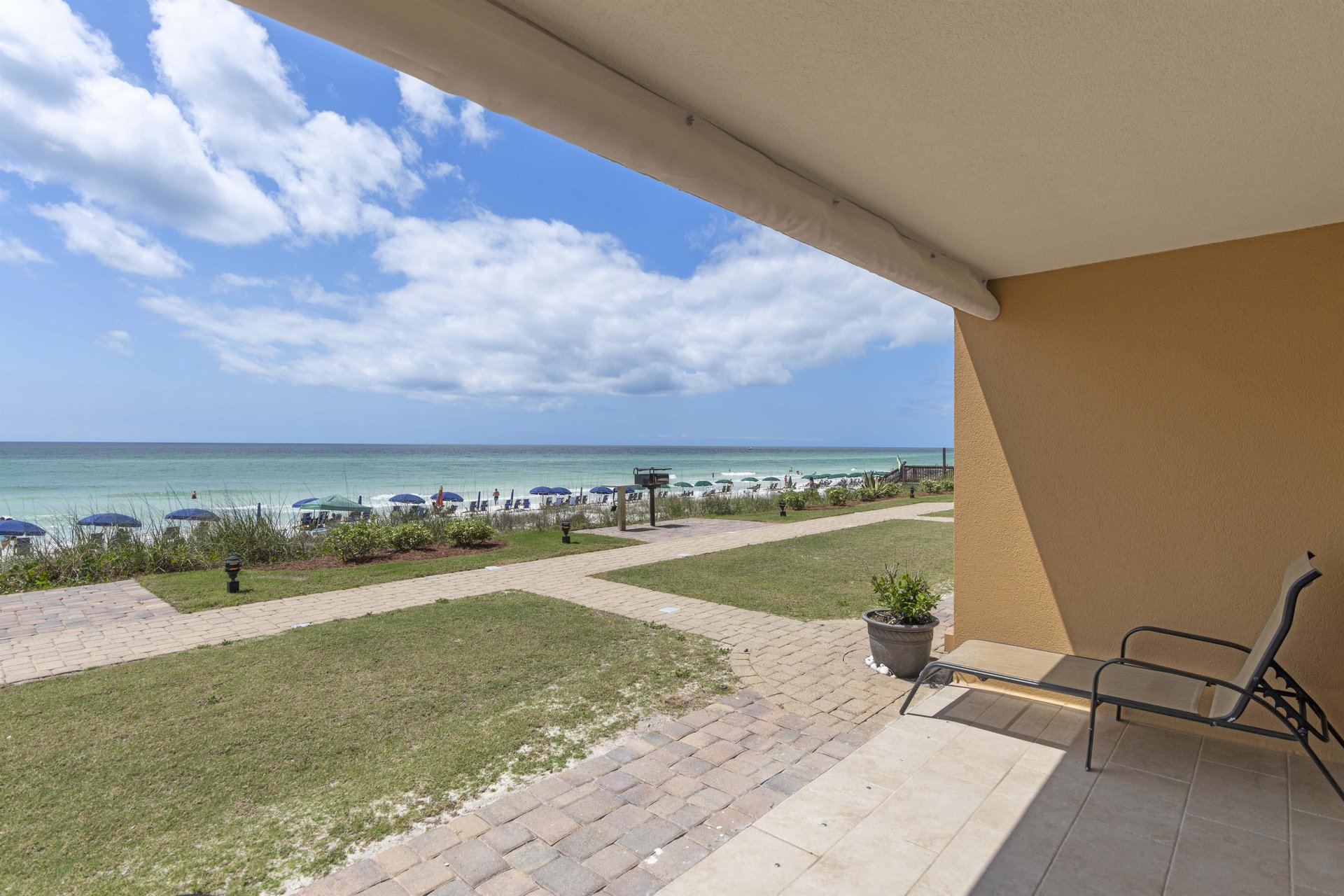 Coral Reef Club 08 16