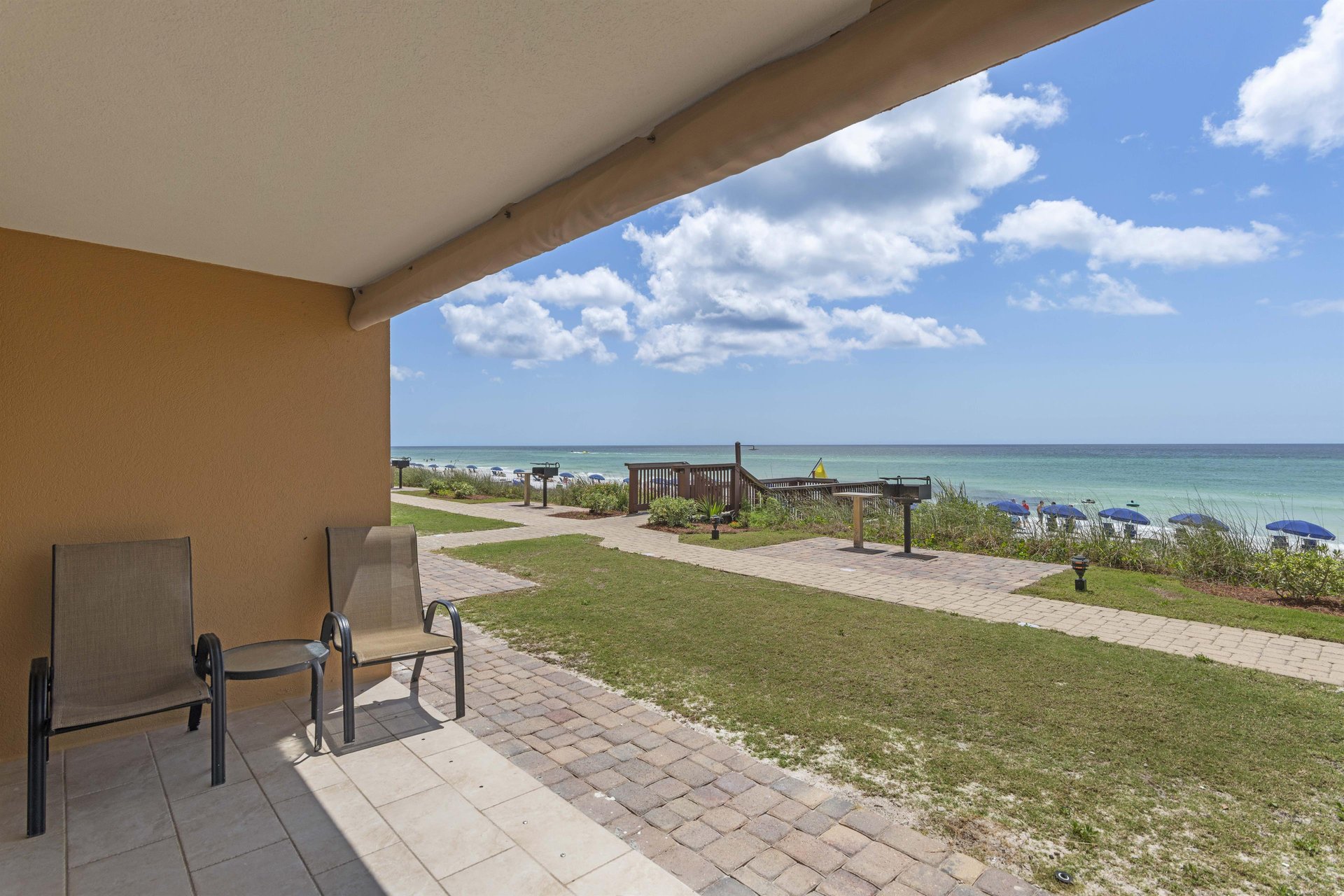 Coral Reef Club 08 17