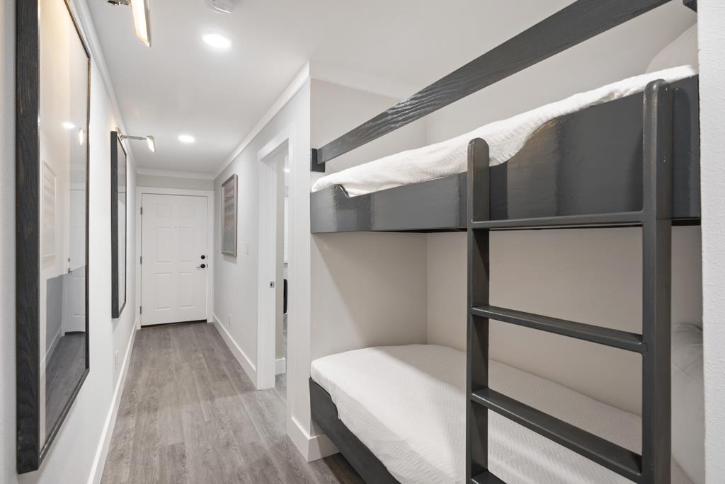 Coral Reef Club 42 10