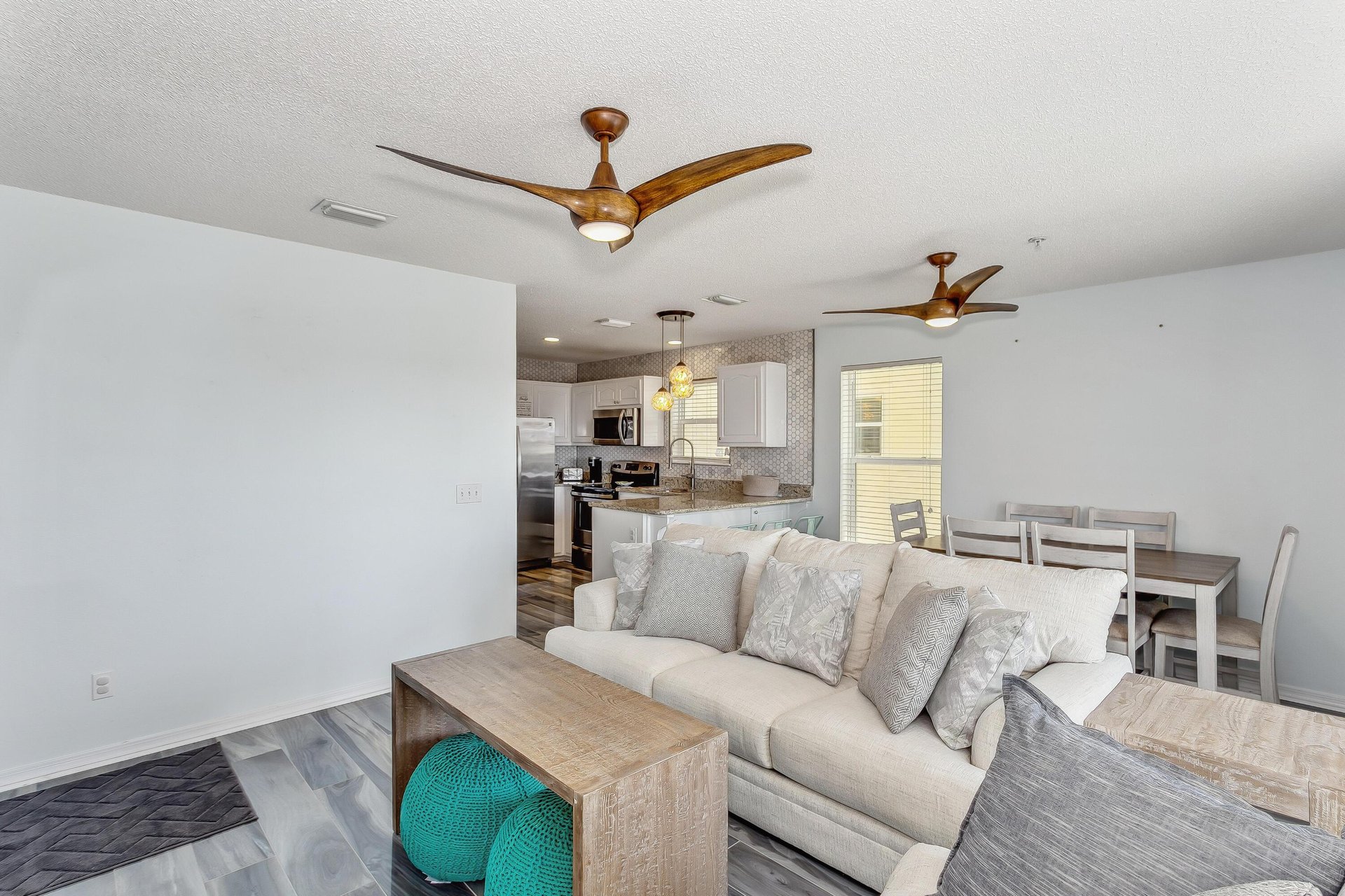 Gulf Island Condominiums 421 BrightNSunny NEW 4