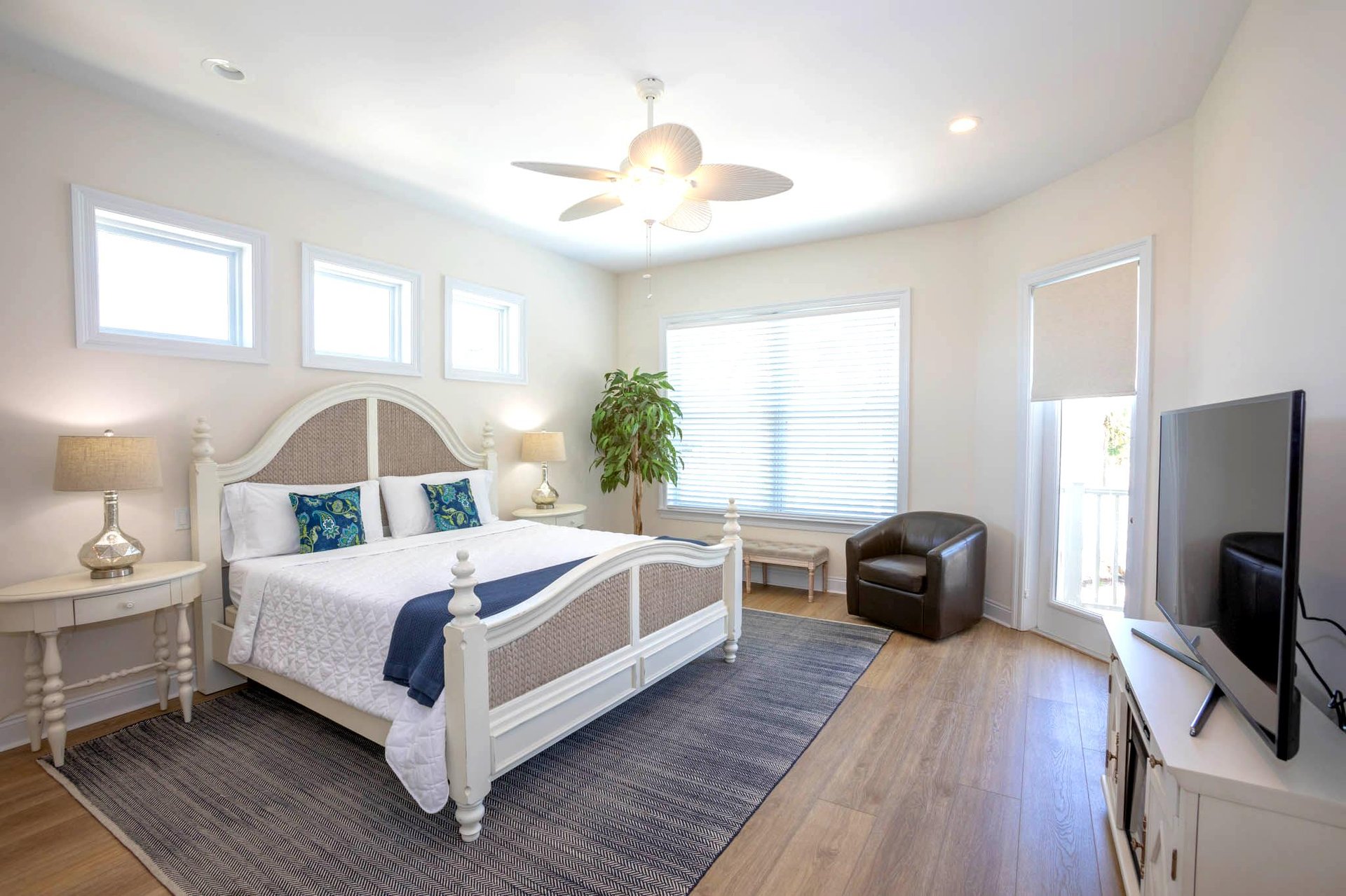 Calle Juela 5  Sandy Crab Horizon 18