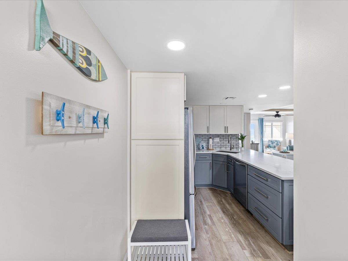 Holiday Surf and Racquet Unit 501 4