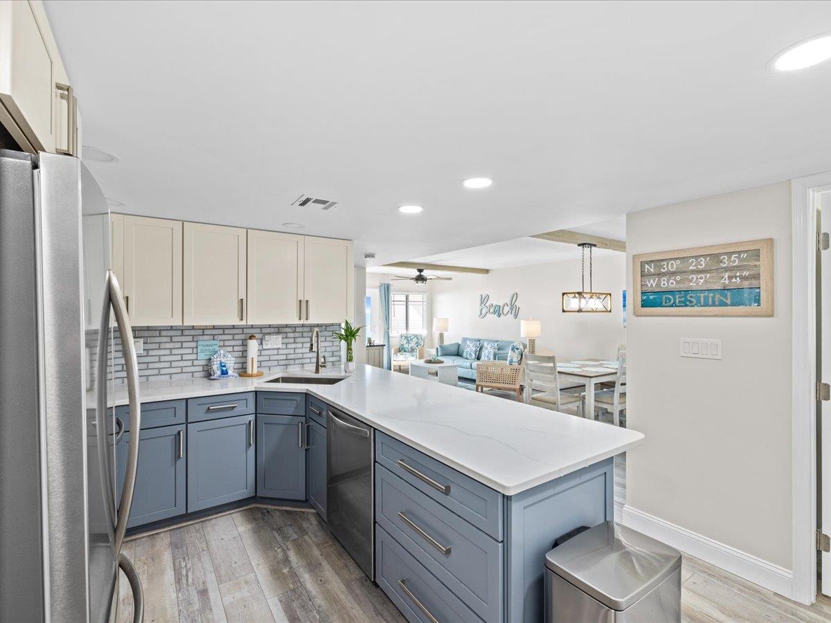 Holiday Surf and Racquet Unit 501 5