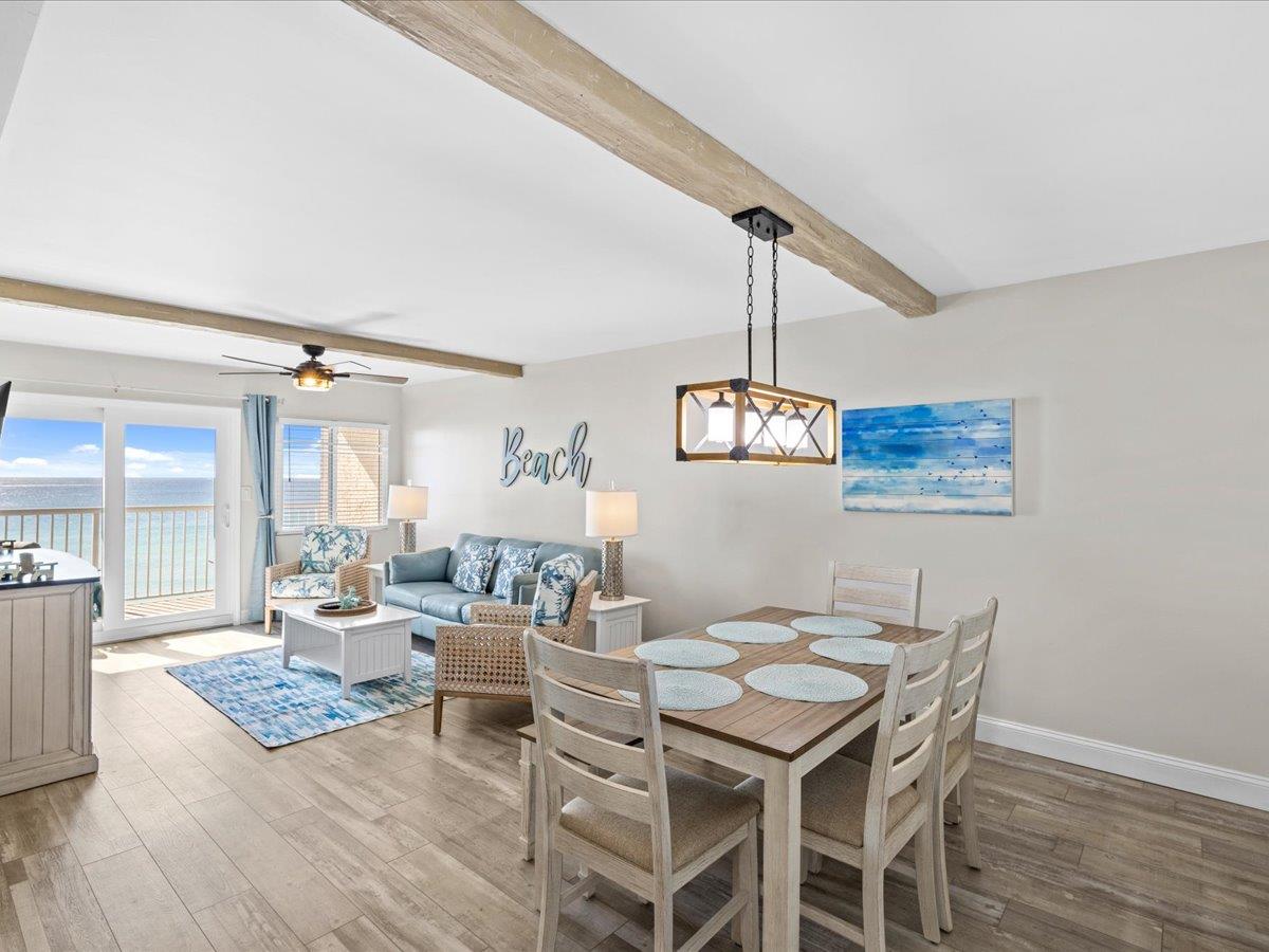 Holiday Surf and Racquet Unit 501 9