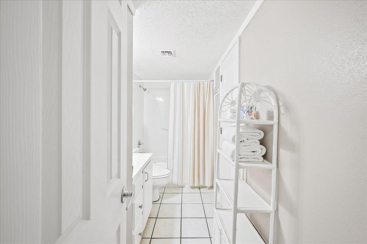 Holiday Surf and Racquet Unit 416 22