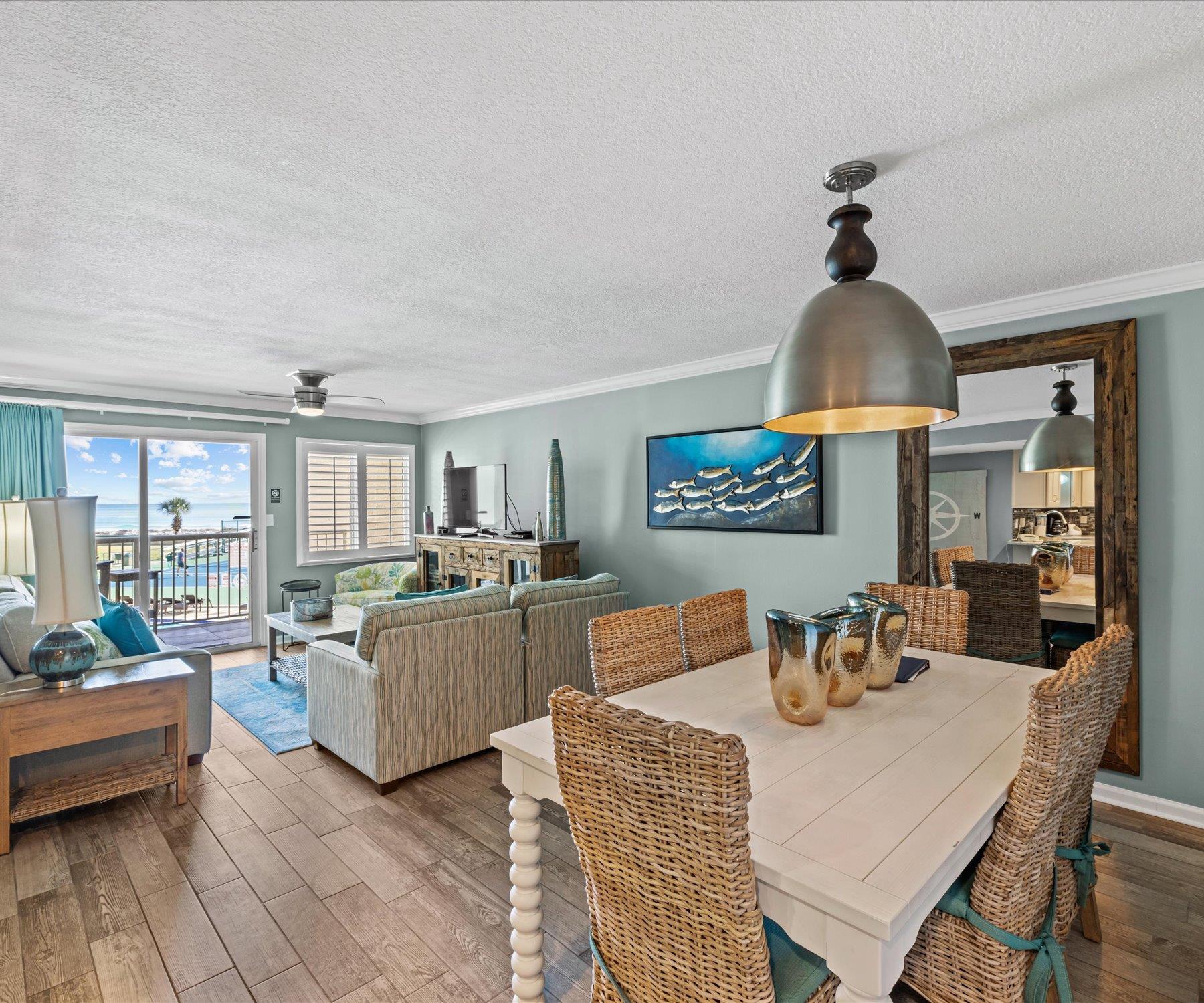 Holiday Surf and Racquet Unit 210 7