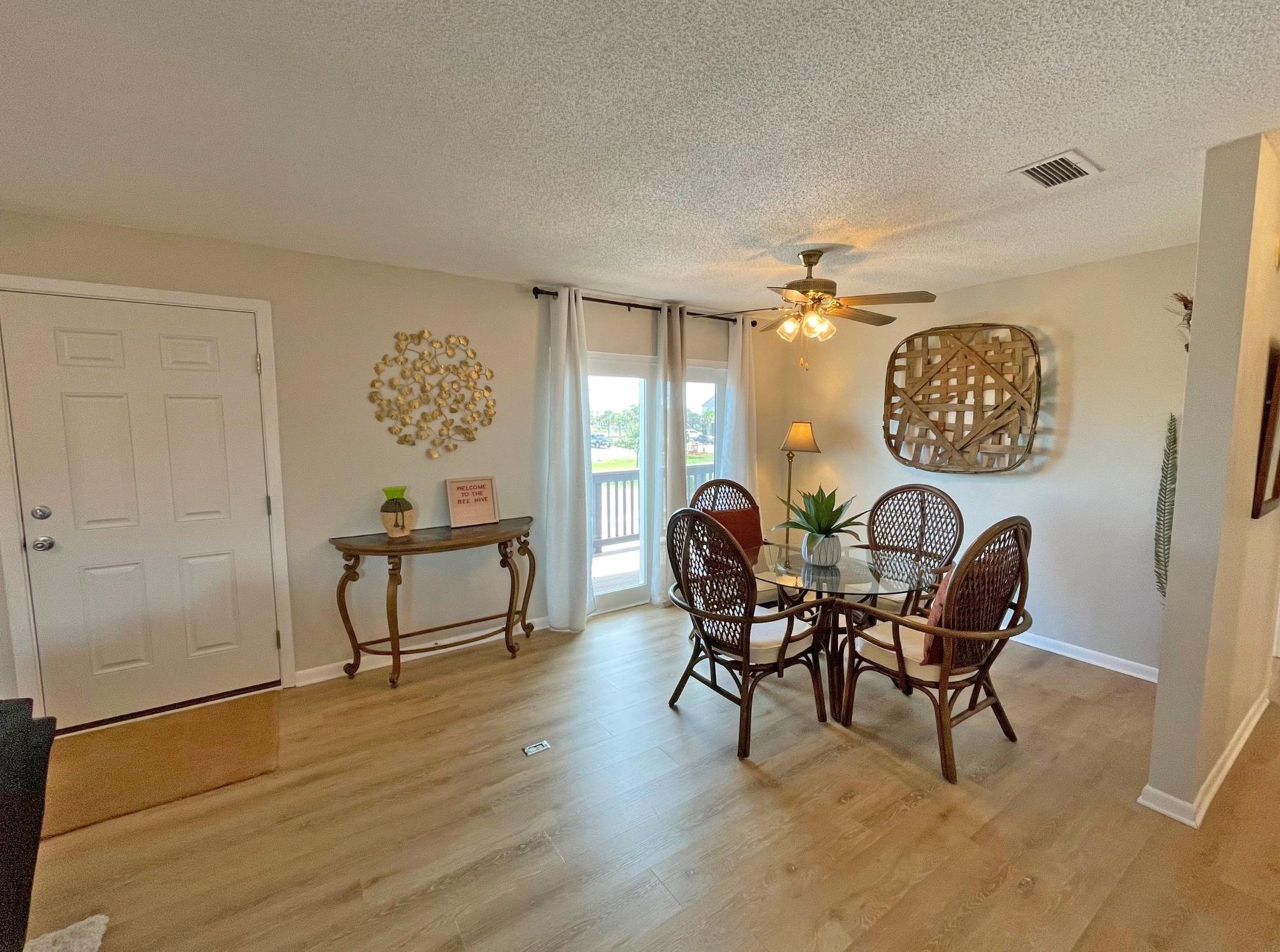 Panferio 903  The Beehive 8