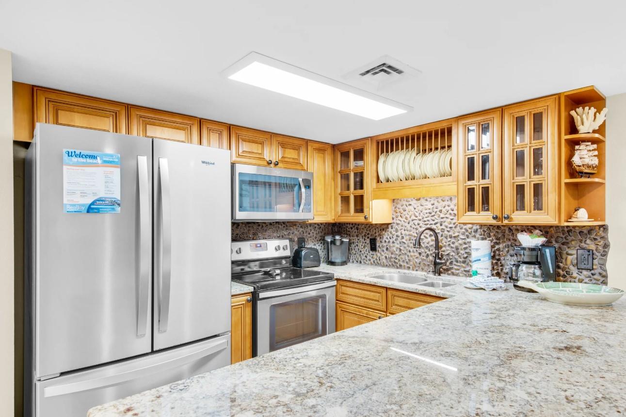 Holiday Surf and Racquet Unit 101 22