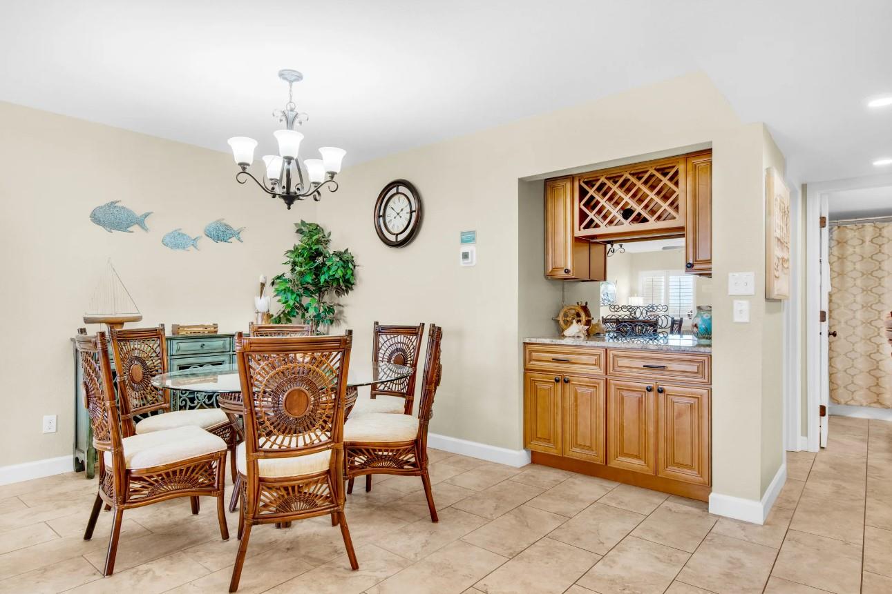 Holiday Surf and Racquet Unit 101 24