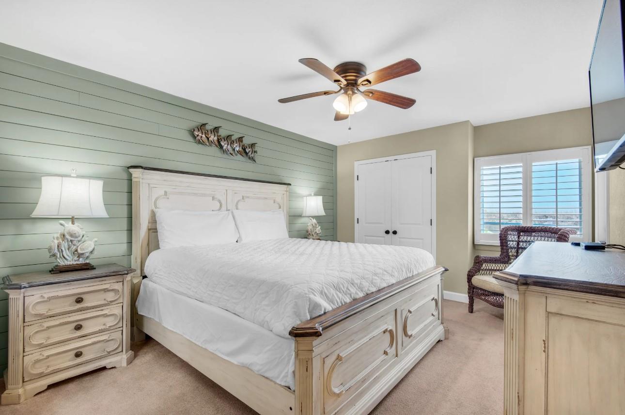 Holiday Surf and Racquet Unit 101 28