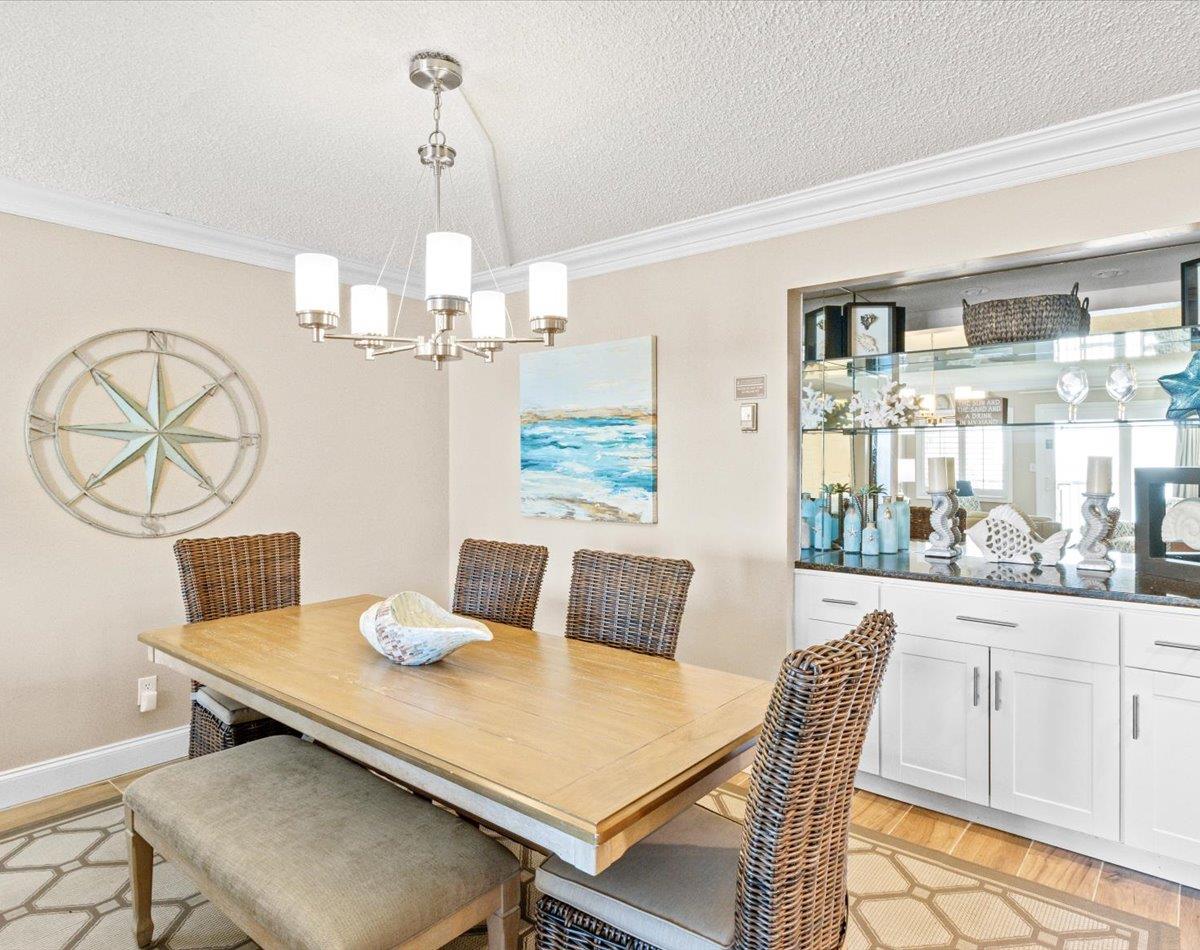 Holiday Surf and Racquet Unit 610 12