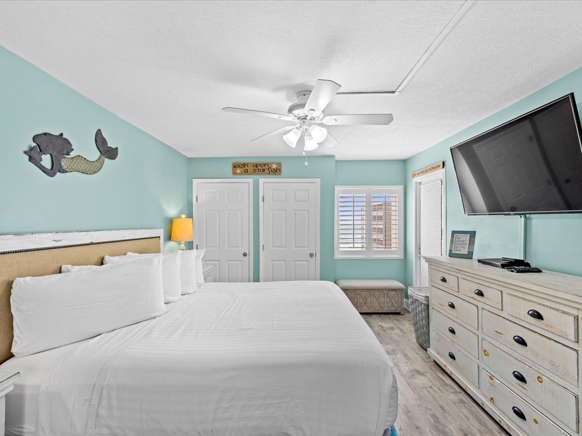 Holiday Surf and Racquet Unit 617 19