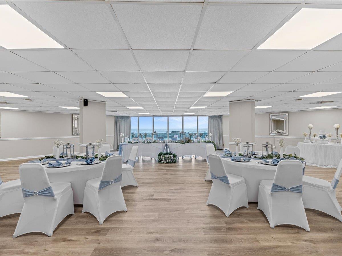 Holiday Surf and Racquet Unit 617 30