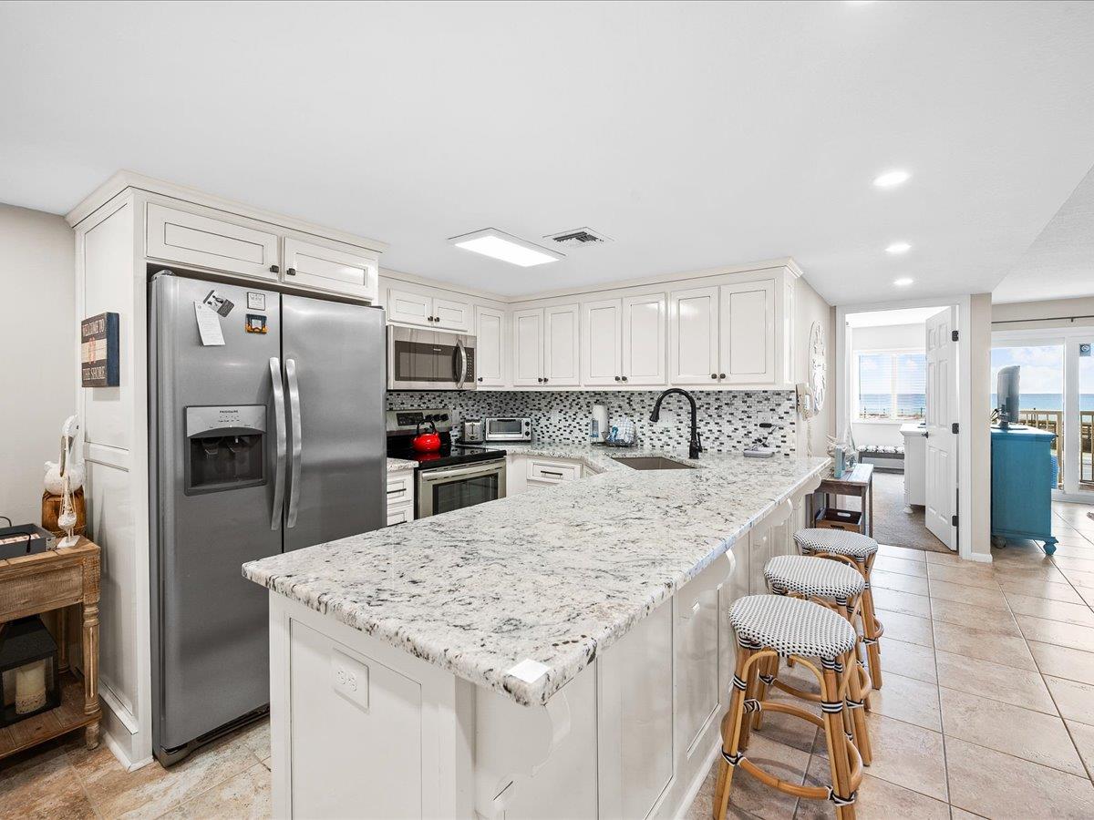 Holiday Surf and Racquet Unit 207 3