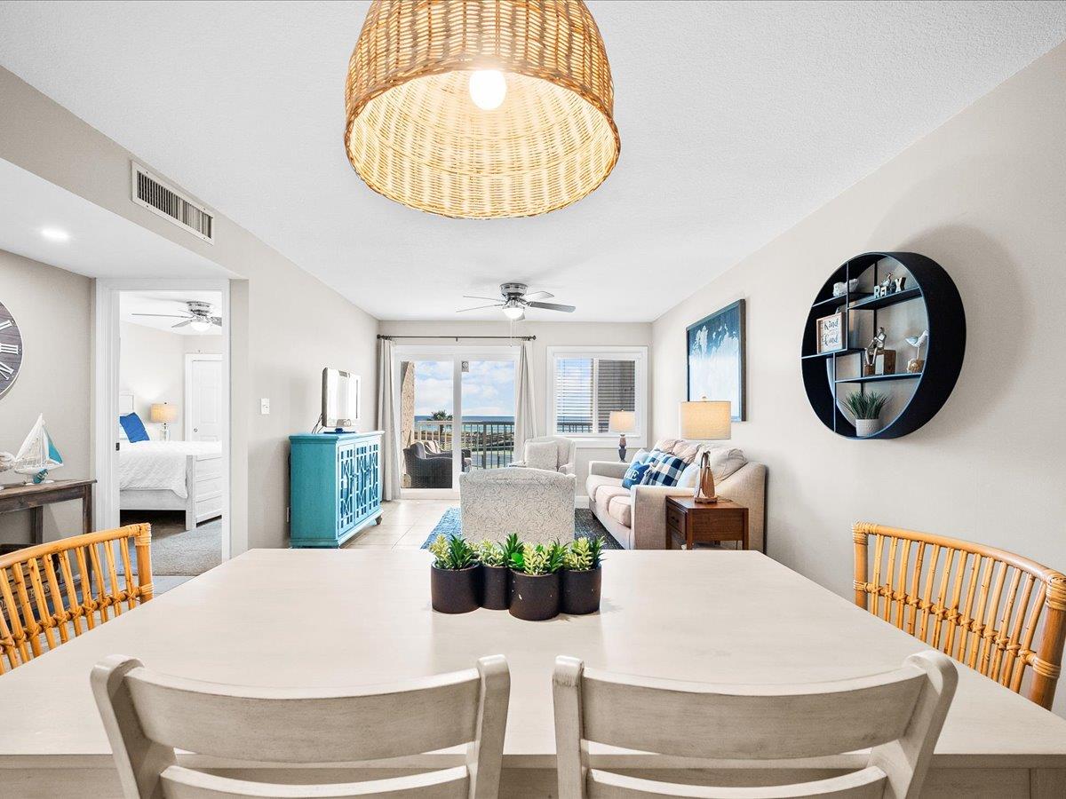 Holiday Surf and Racquet Unit 207 8