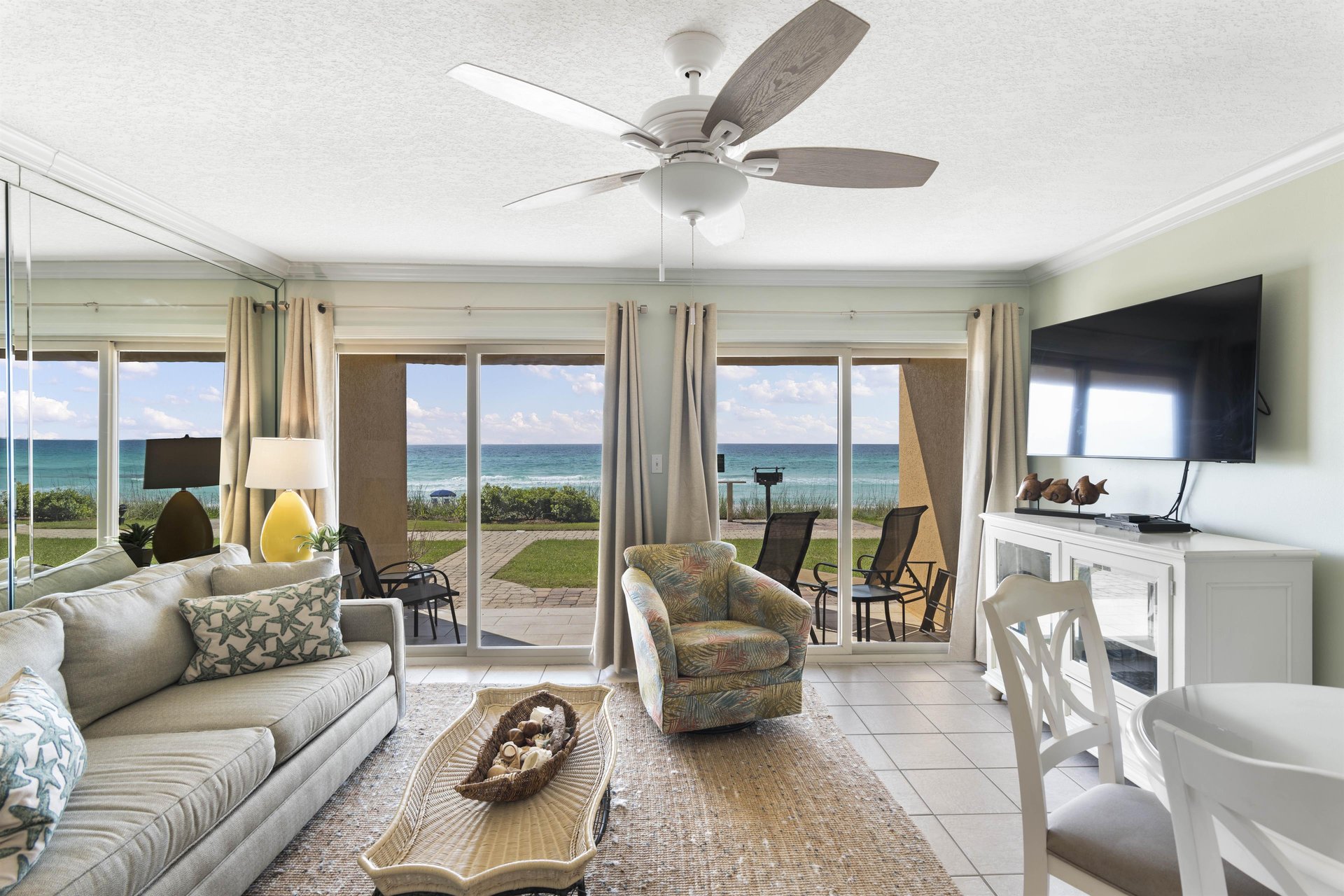 Coral Reef Club 09 1