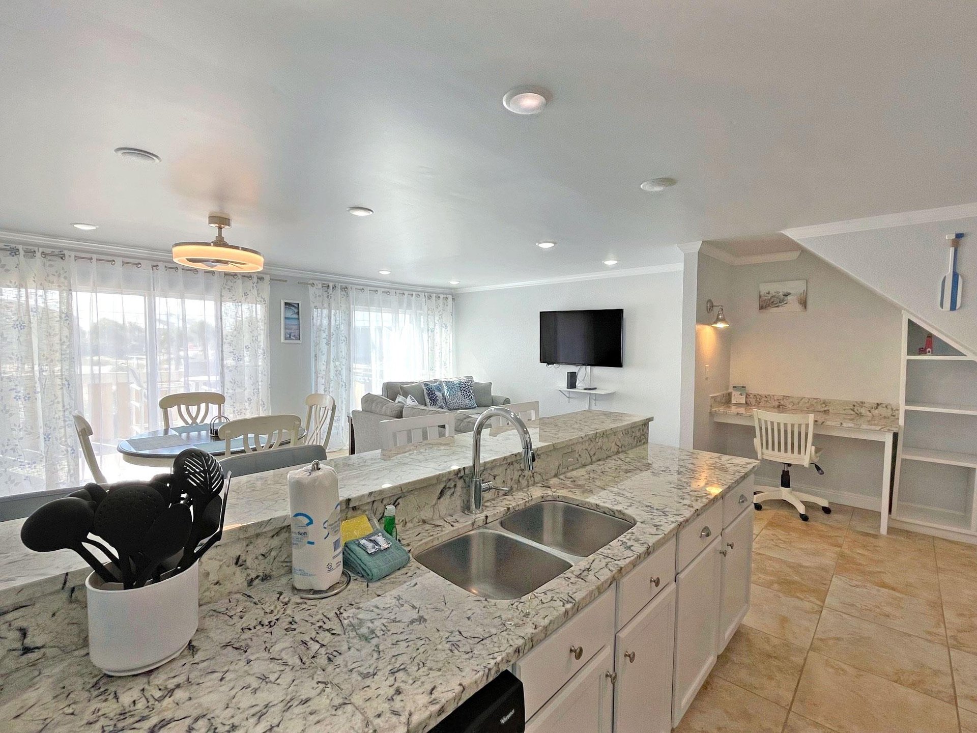 Regency Cabanas C3 8