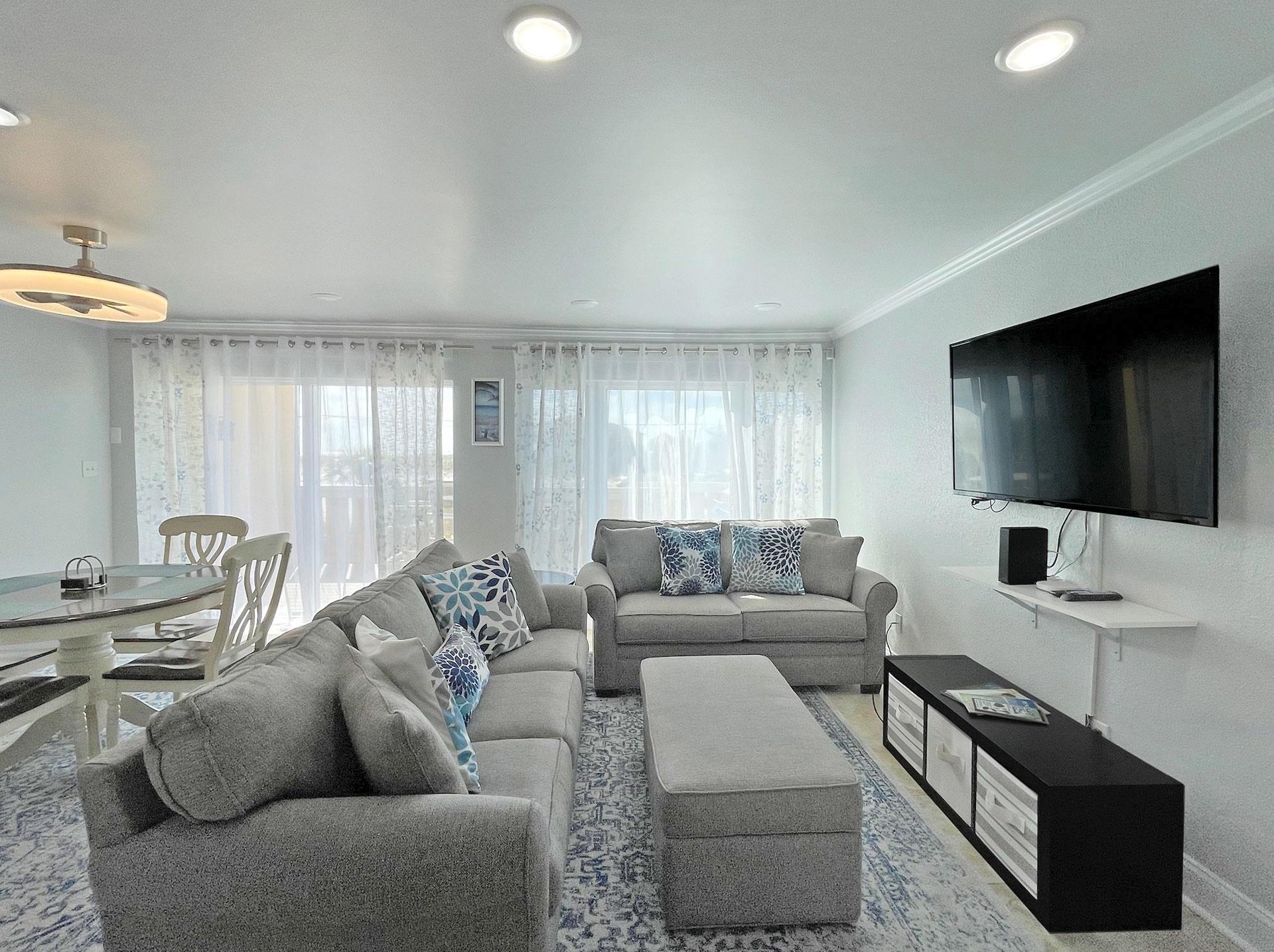 Regency Cabanas C3 13