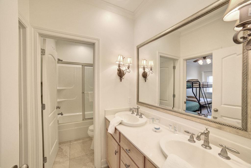 Regency Cabanas H4 28