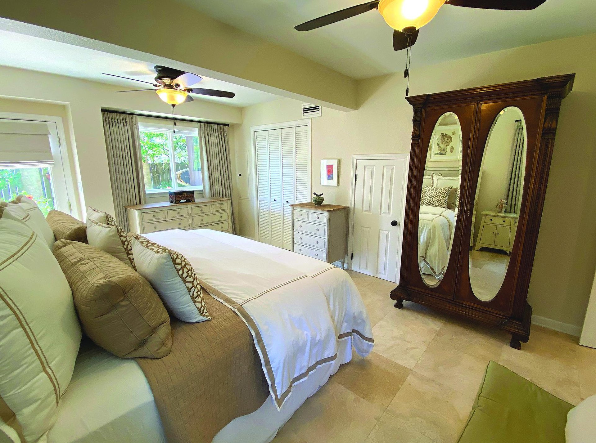 Ariola 103  Mermaid Oasis 25