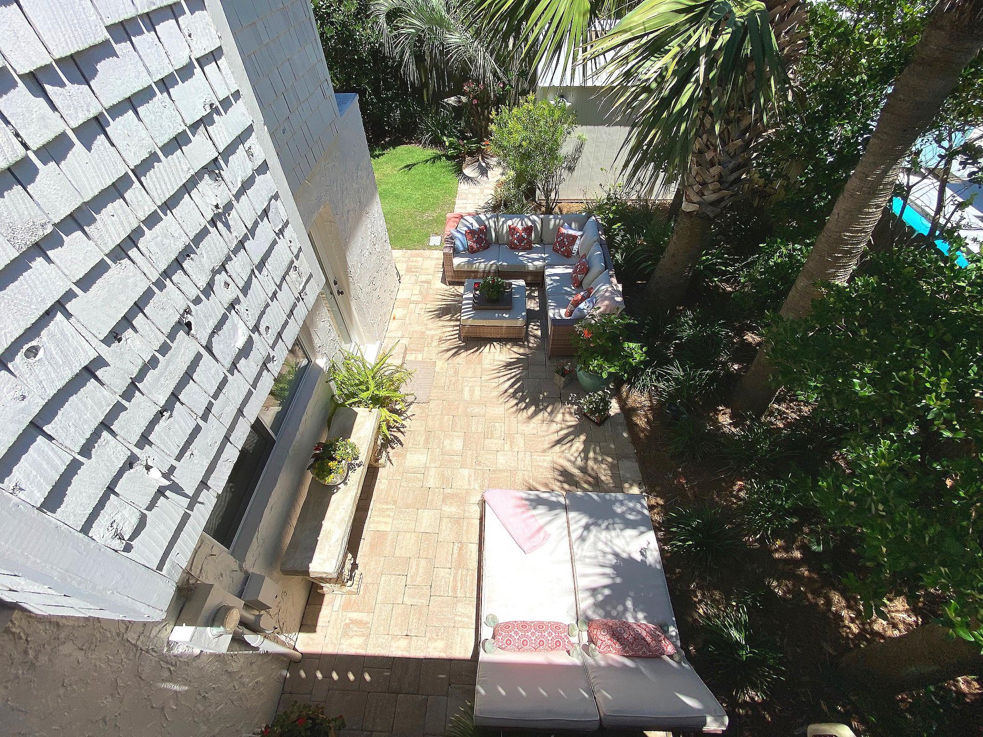 Ariola 103  Mermaid Oasis 38