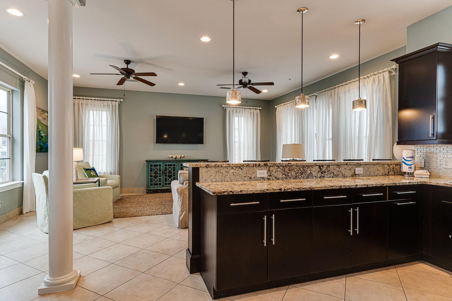 Ocean Front Escape 10