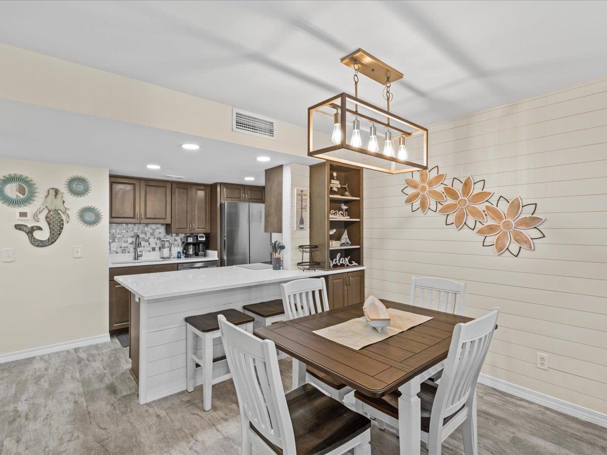 Holiday Surf and Racquet Unit 103 6