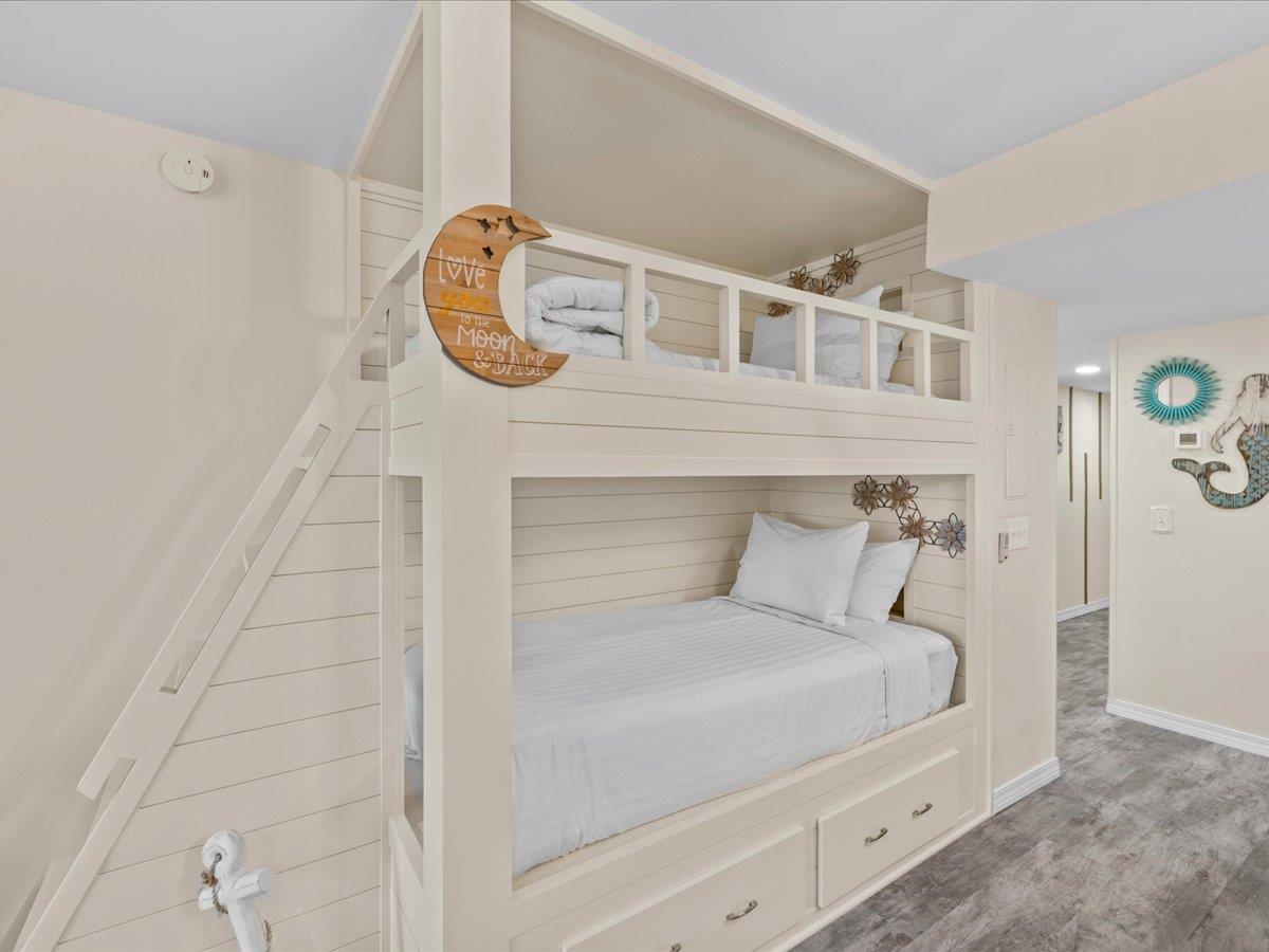 Holiday Surf and Racquet Unit 103 11