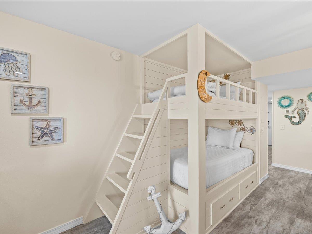 Holiday Surf and Racquet Unit 103 12