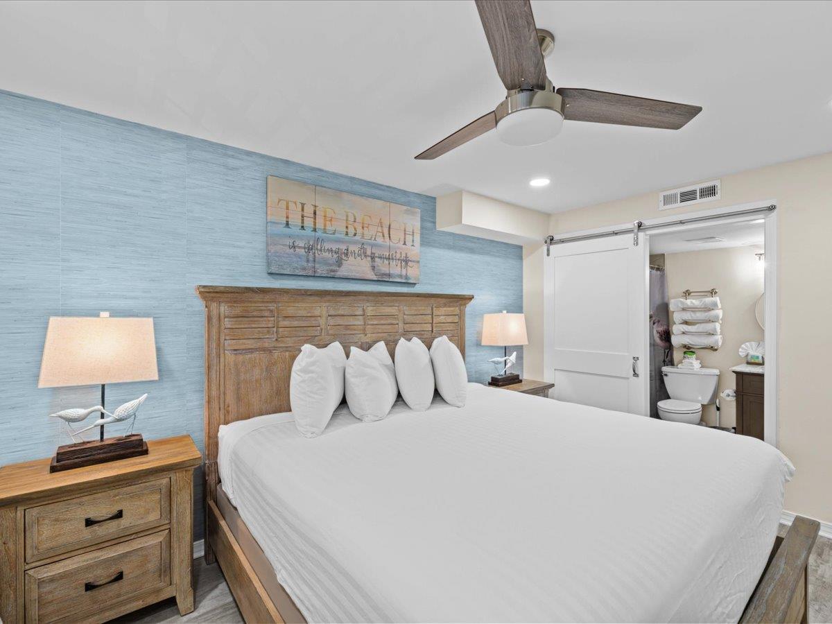 Holiday Surf and Racquet Unit 103 16