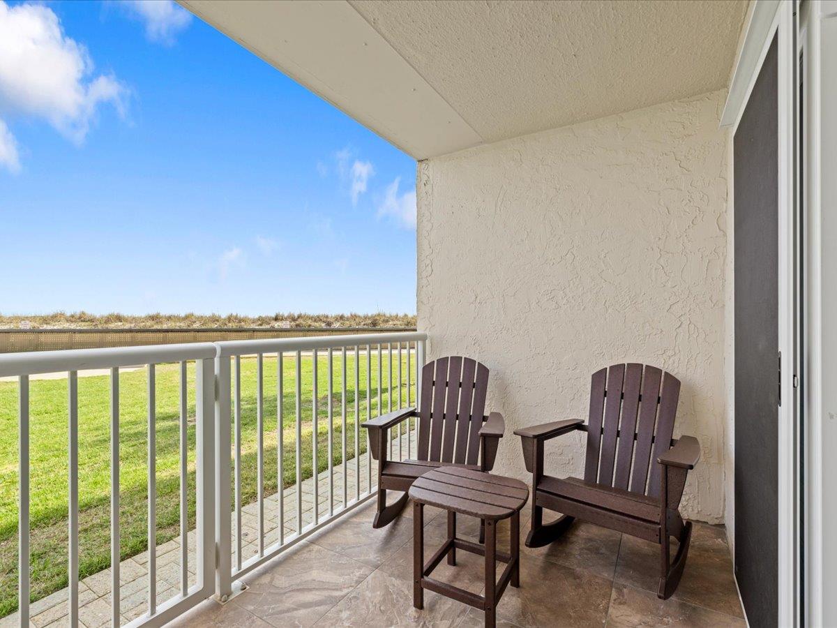 Holiday Surf and Racquet Unit 103 19