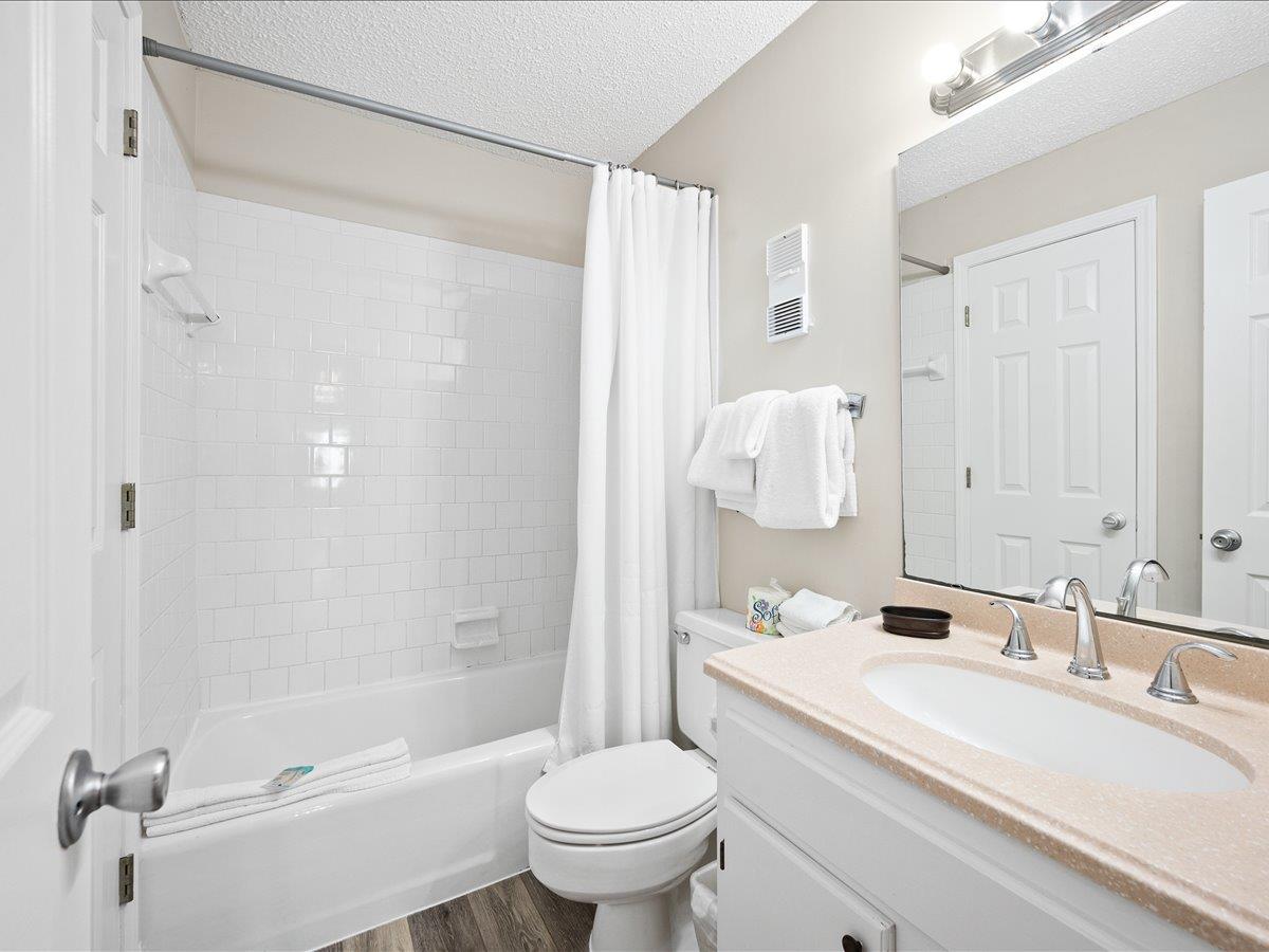 Holiday Surf and Racquet Unit 314 15