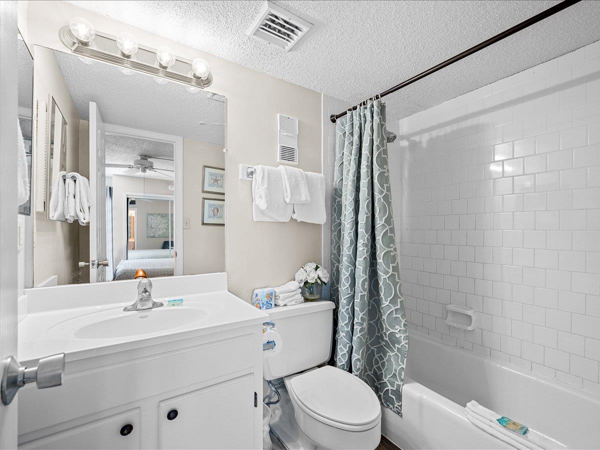 Holiday Surf and Racquet Unit 314 18