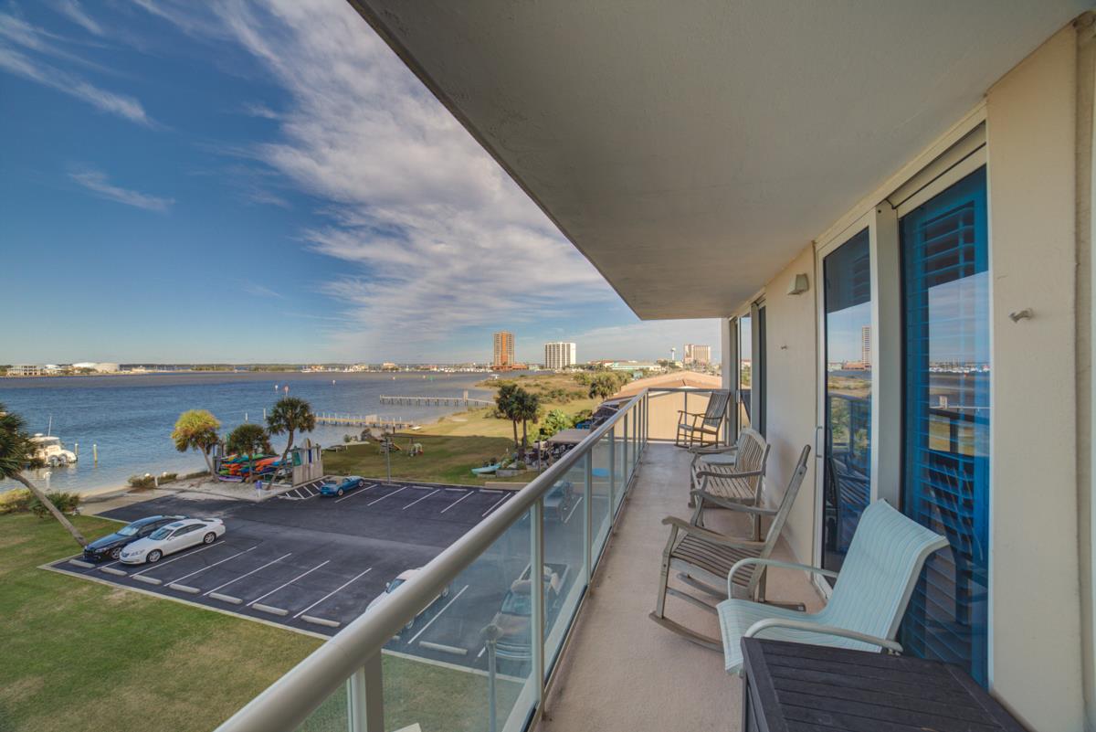 Sabine Yacht and Racquet Club 3D 31