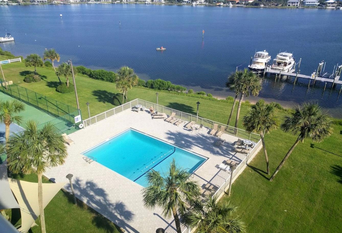 Sabine Yacht and Racquet Club 3D 41