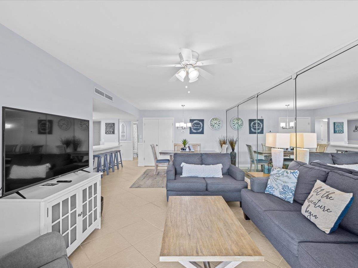 Holiday Surf and Racquet Unit 102 11