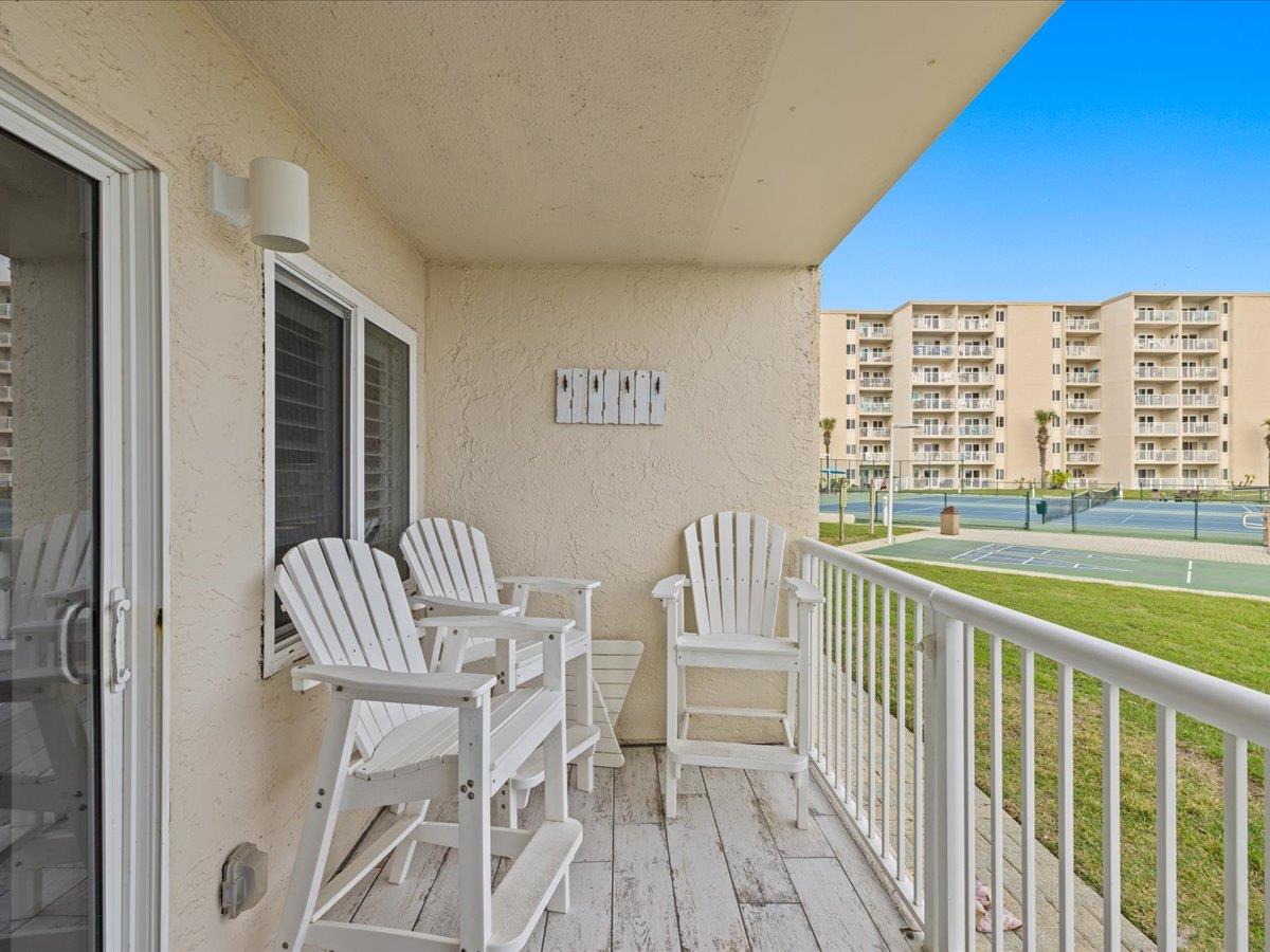 Holiday Surf and Racquet Unit 102 25