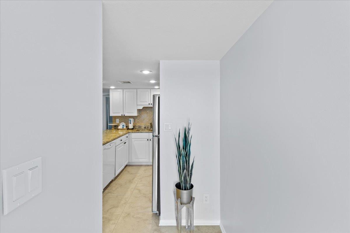 Holiday Surf and Racquet Unit 213 4