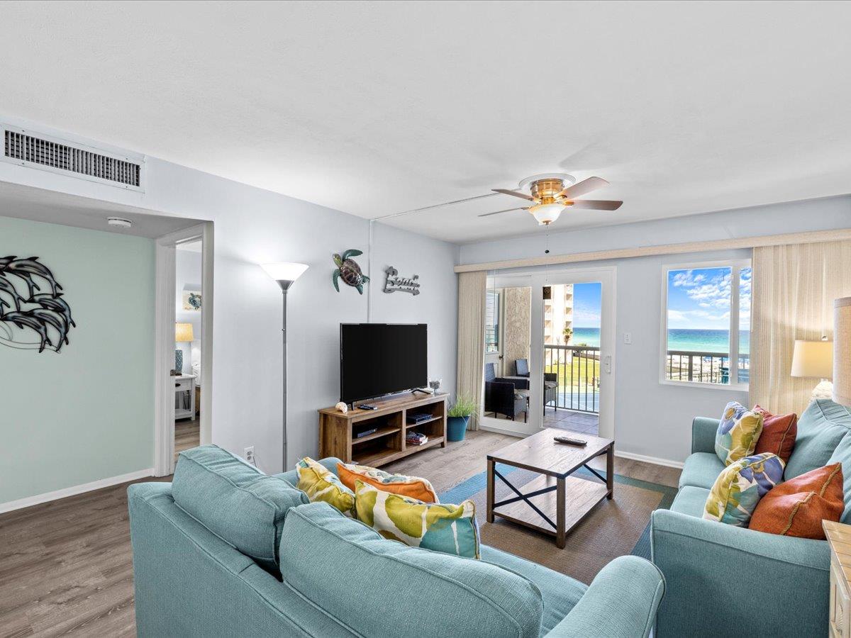 Holiday Surf and Racquet Unit 307 1