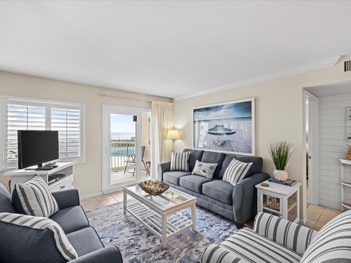 Holiday Surf and Racquet Unit 208 1