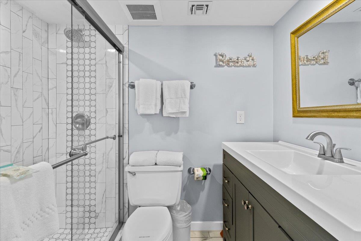 Holiday Surf and Racquet Unit 508 15