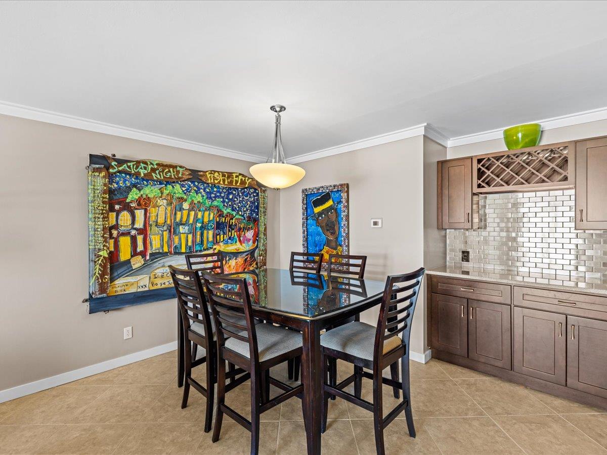 Holiday Surf and Racquet Unit 301 7