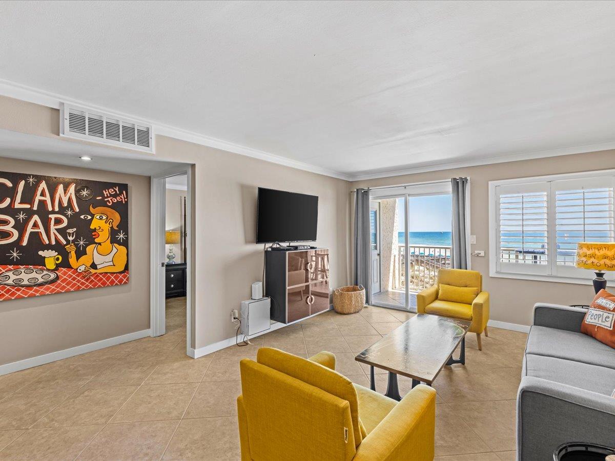 Holiday Surf and Racquet Unit 301 12