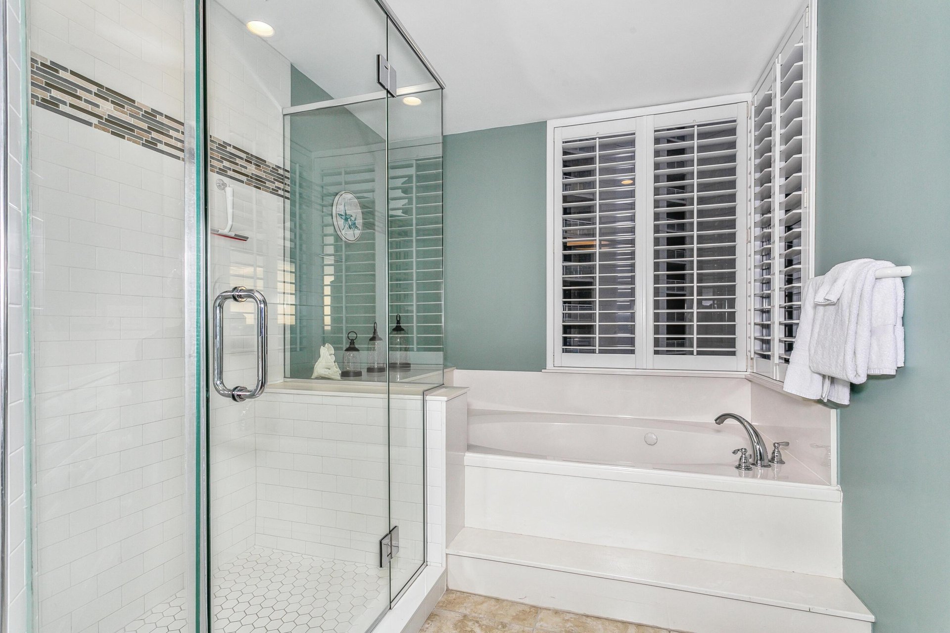 Beach Colony West 11F 21