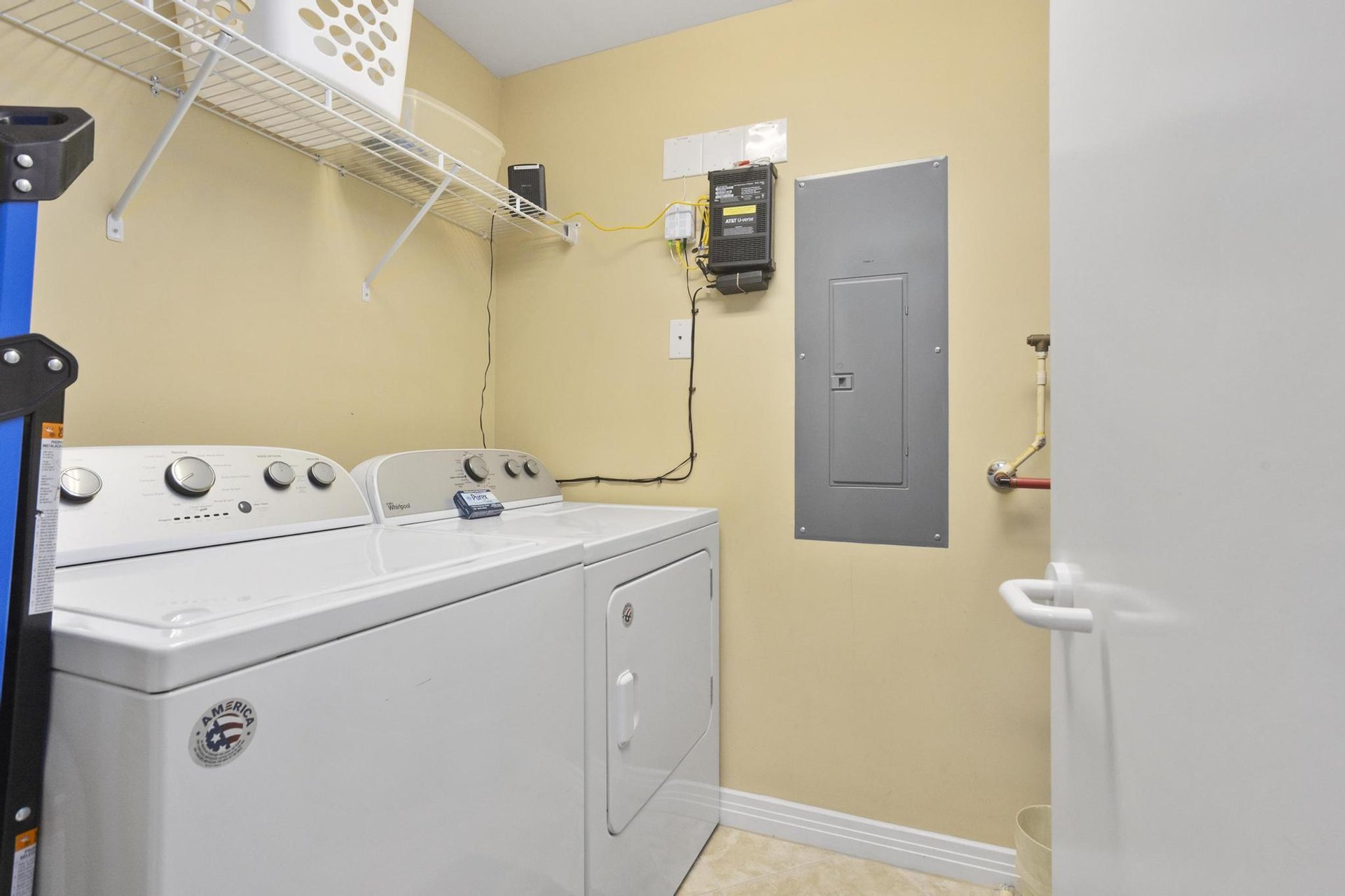 Beach Colony West 11F 29