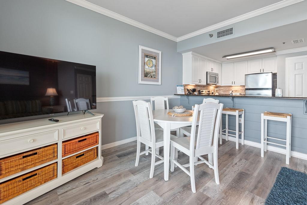 Beach Club Doral 1102 4