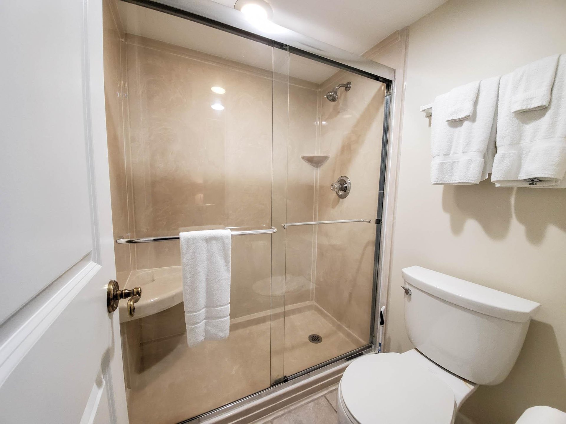 Regency Towers 501E 15