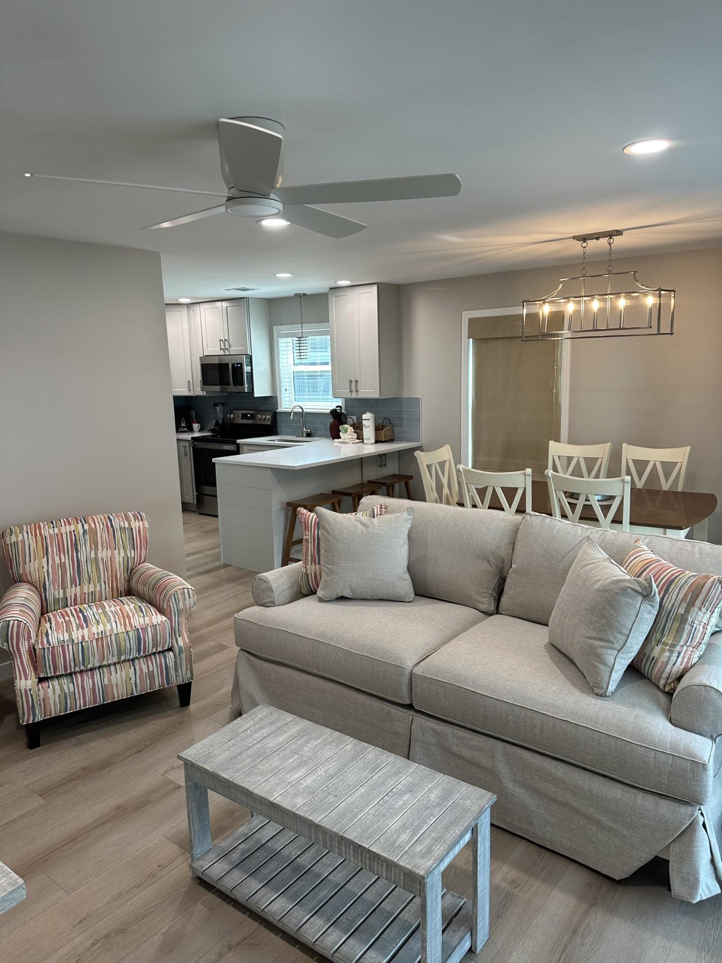 Beachside Villas 523 4