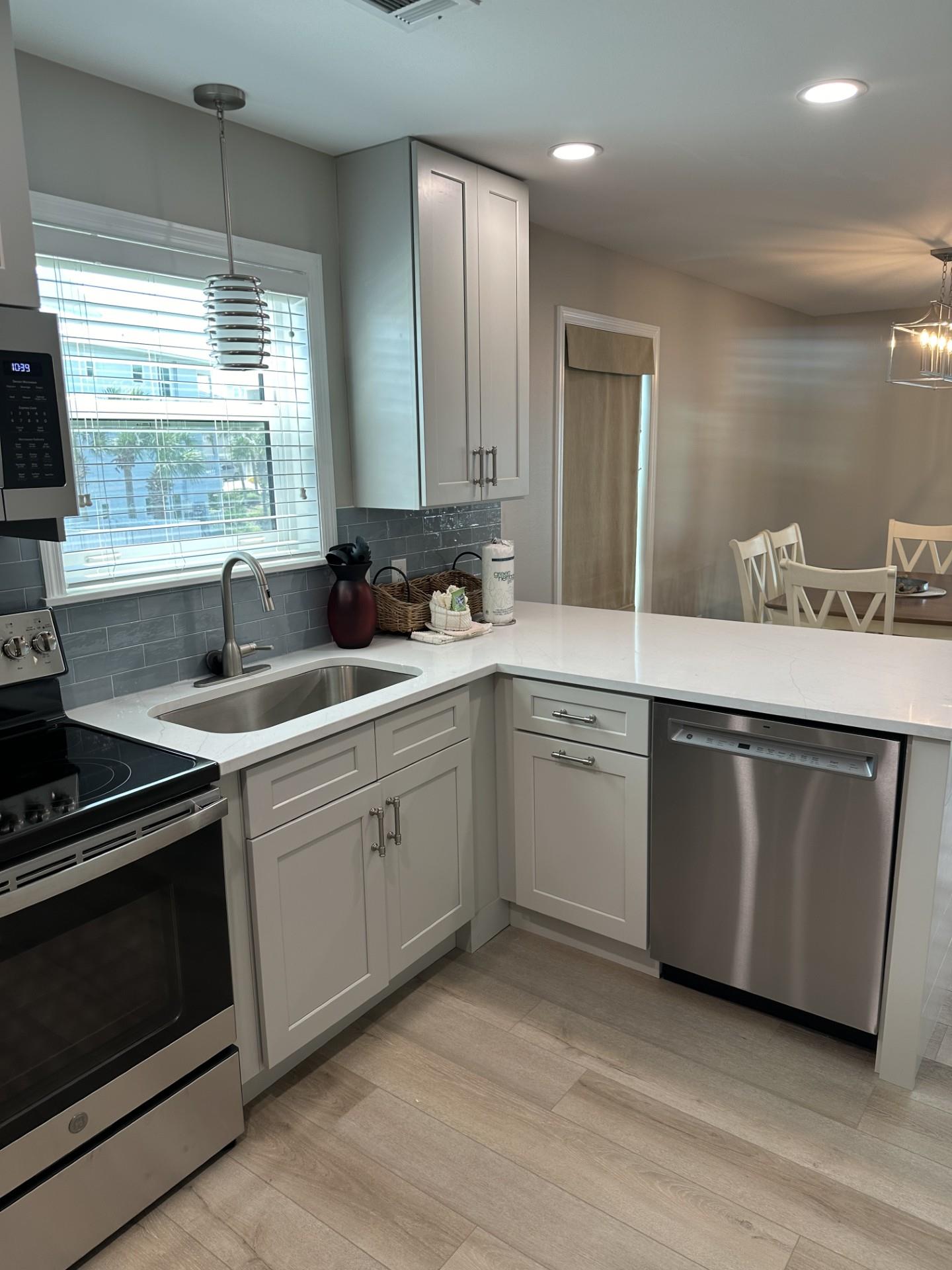 Beachside Villas 523 8