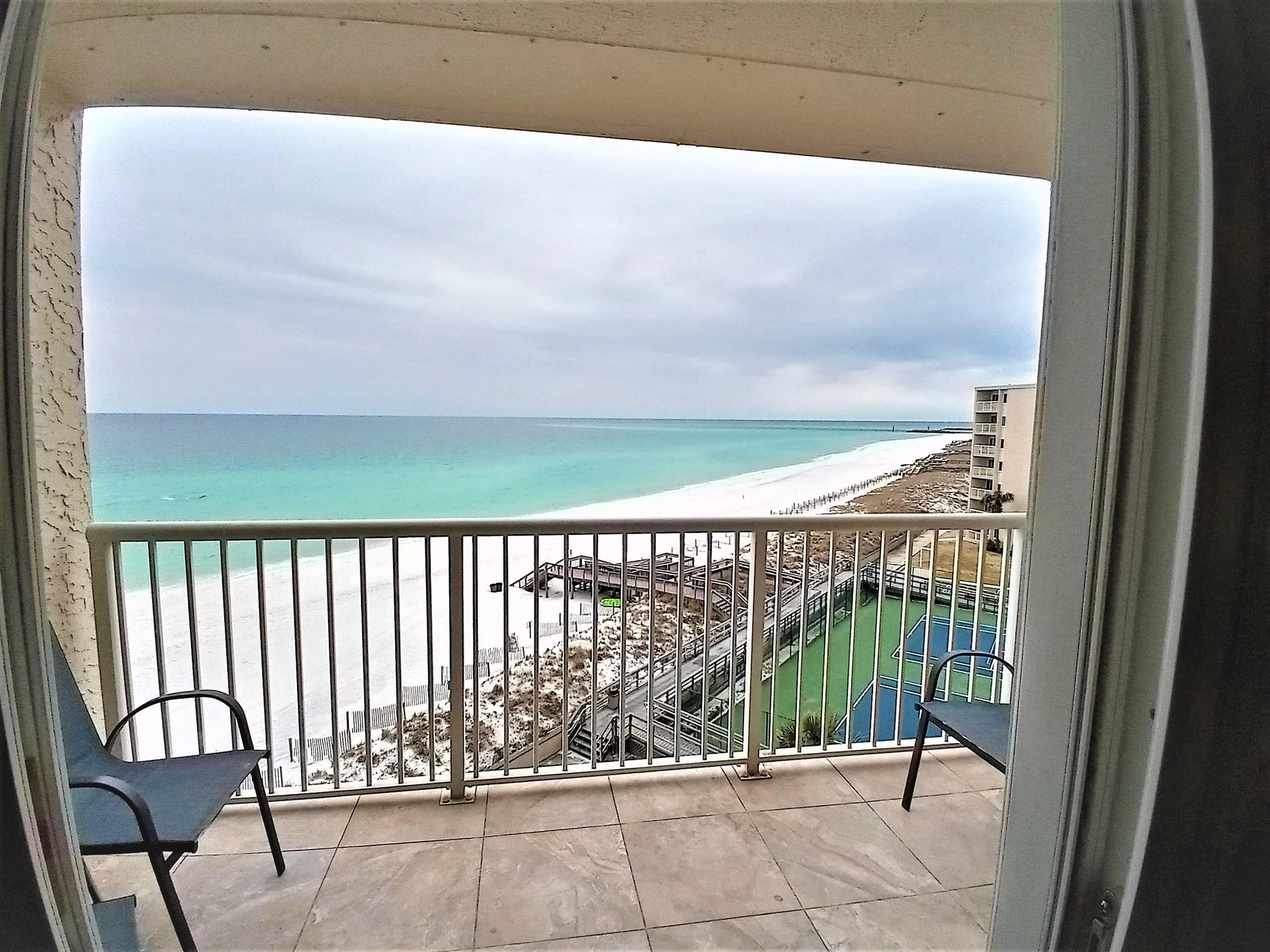 Holiday Surf and Racquet Unit 623 3